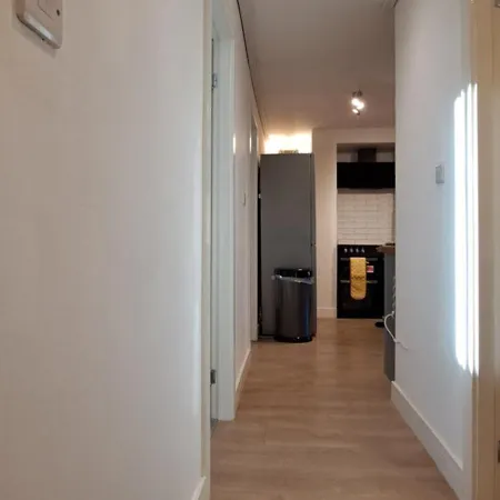 Apartment Ground Floor Apartment, Garden And Free Parking - 10 The Rise *