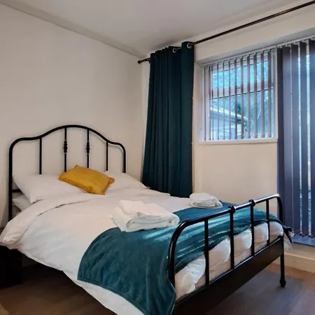 Apartman Ground Floor Apartment, Garden And Free Parking - 10 The Rise Leeds