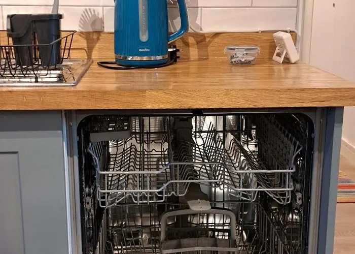 아파트 Ground Floor Apartment, Garden And Free Parking - 10 The Rise 리즈