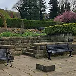 Ground Floor Apartment, Garden And Free Parking - 10 The Rise * Leeds (West Yorkshire)